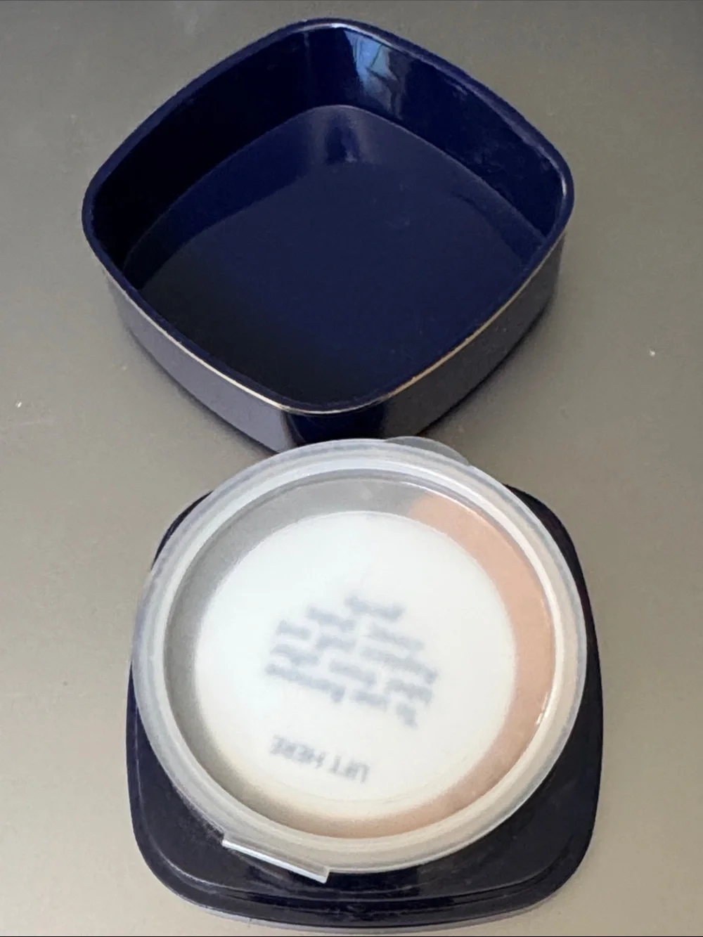 Estee Lauder Translucent Loose Powder Compact